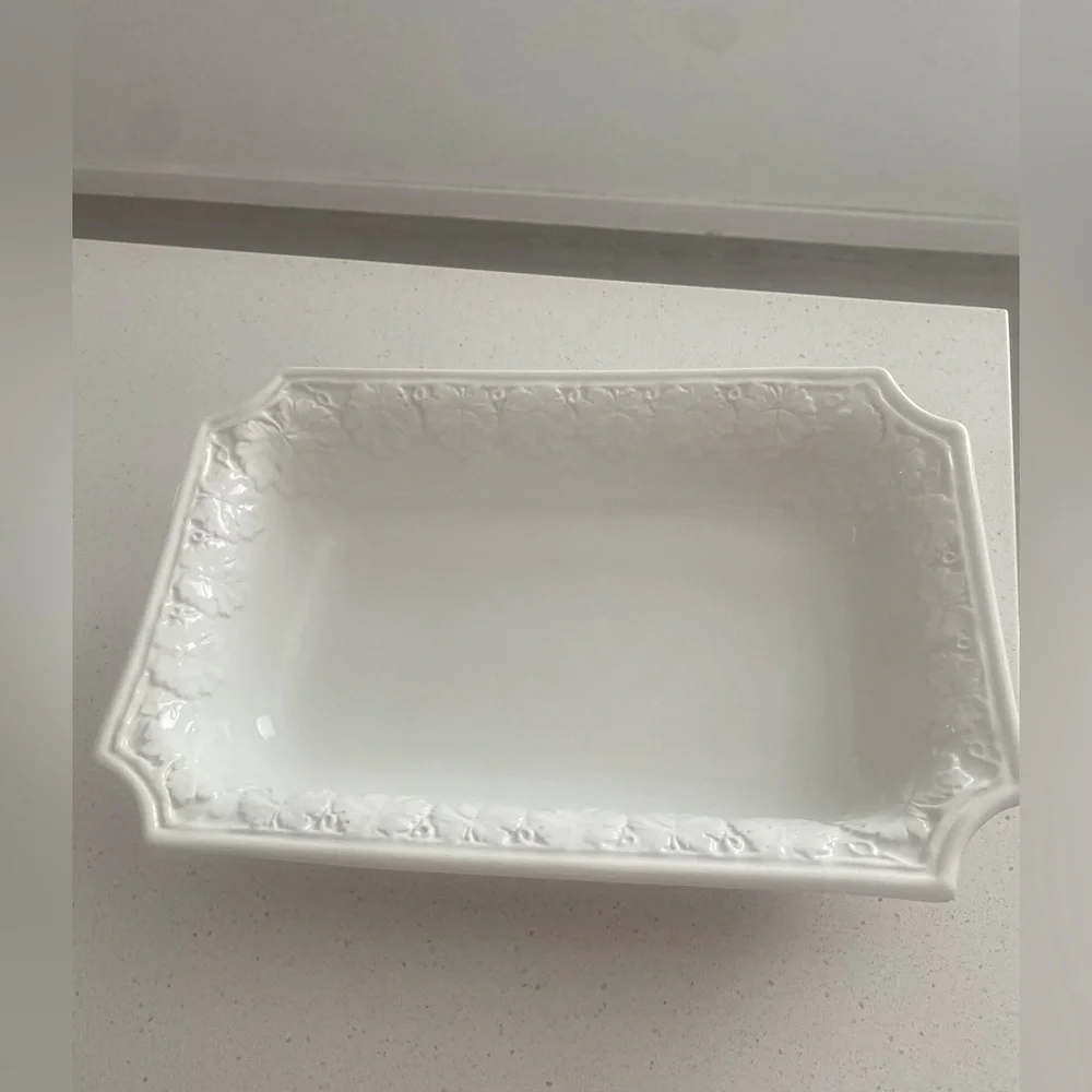 CWC White Serving Dish - Picture 1 of 7